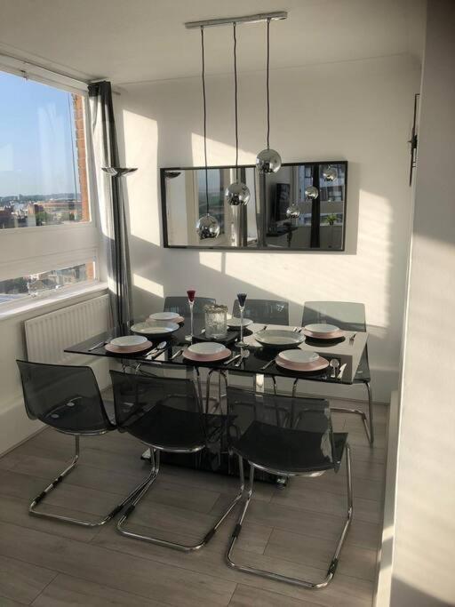 Modern, Family-Friendly Apartment By Hyde Park & Museums لندن المظهر الخارجي الصورة