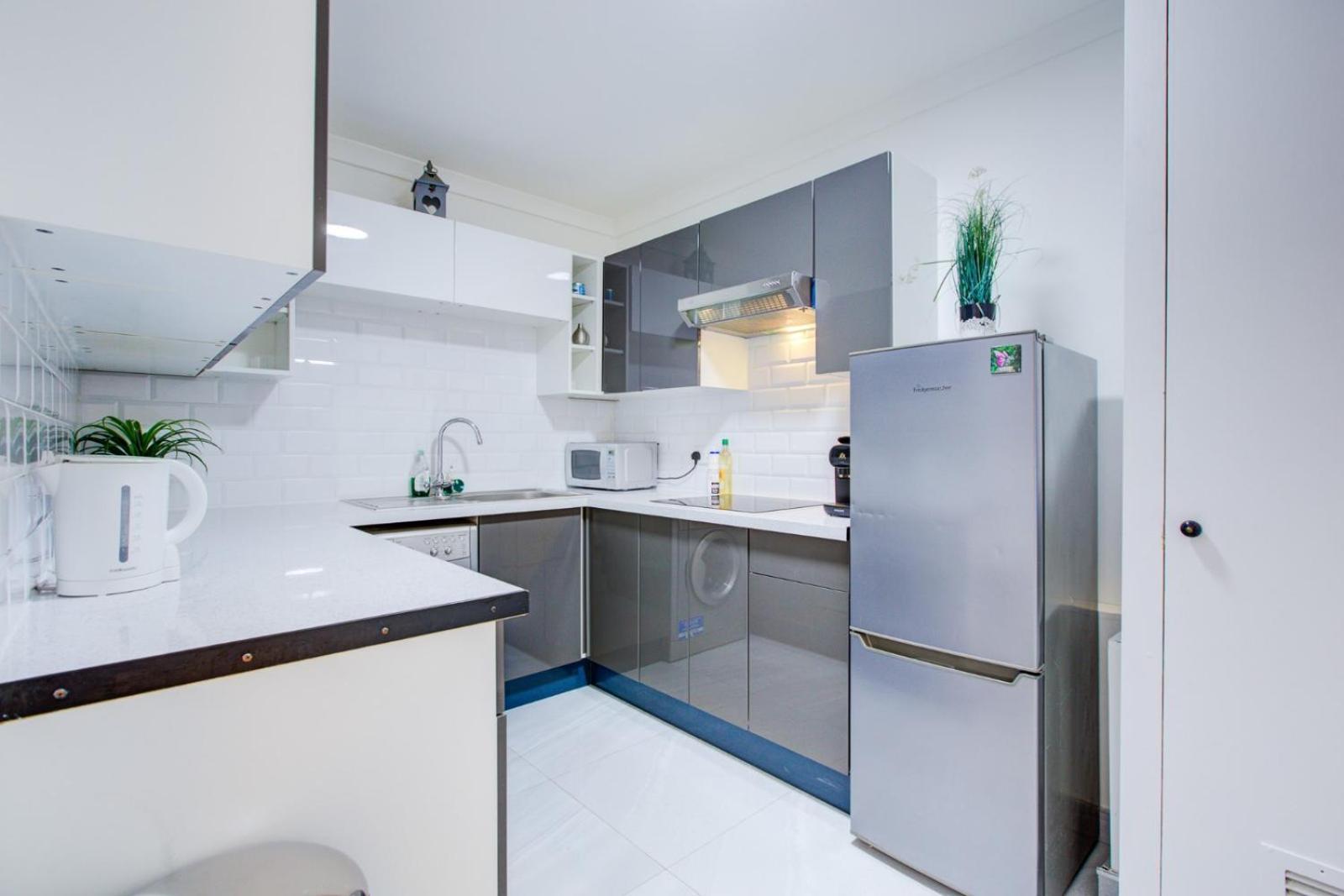 Modern, Family-Friendly Apartment By Hyde Park & Museums لندن المظهر الخارجي الصورة